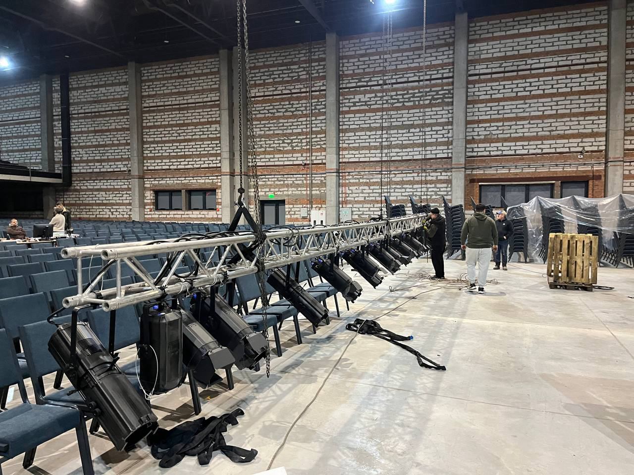 Work photo: Decorations & lighting installation